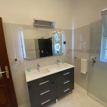 Paraiso - Traumgarten, Meerblick, Wandern Und Golf 푼샬